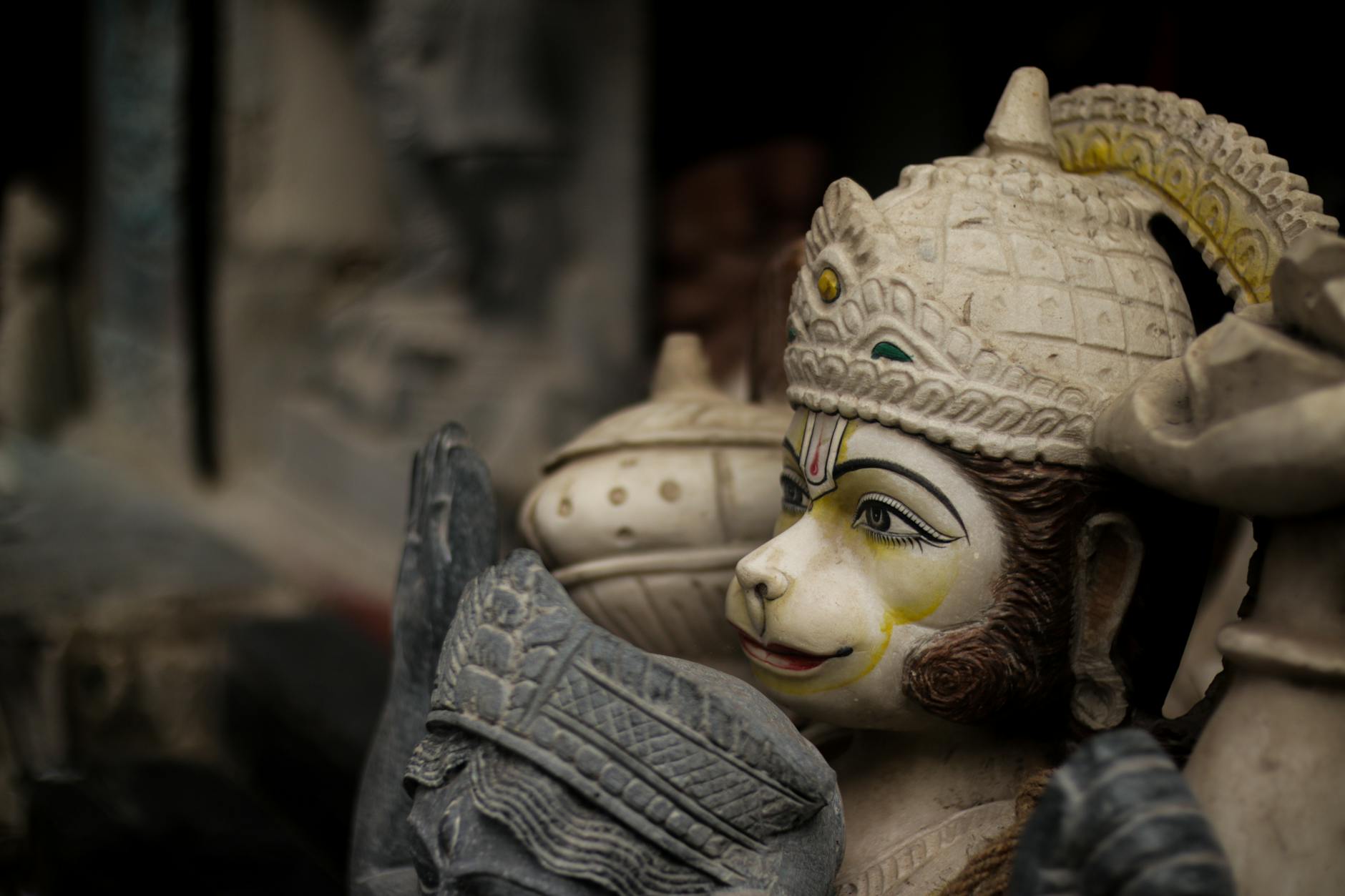 side view of a monkey sculpture